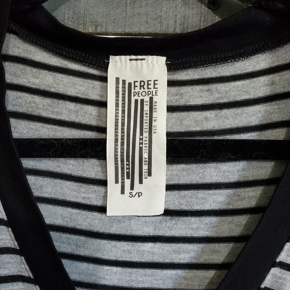 Free People Grey Black Striped Me Oh My V Neck Short Sleeves Bodysuit Size Small - Picture 13 of 14